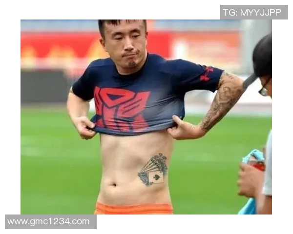 足球明星肌肉魅力大揭秘超燃照片展现力量与激情